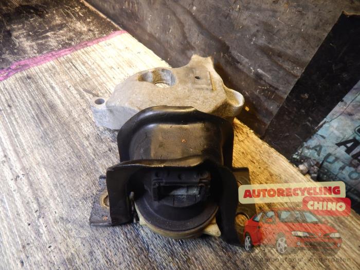 Gebruikte Motorrubber Renault Kangoo Express (FW) 1.5 dCi 70 Prijs € 30,00 Margeregeling aangeboden door Autorecycling Chino B.V.