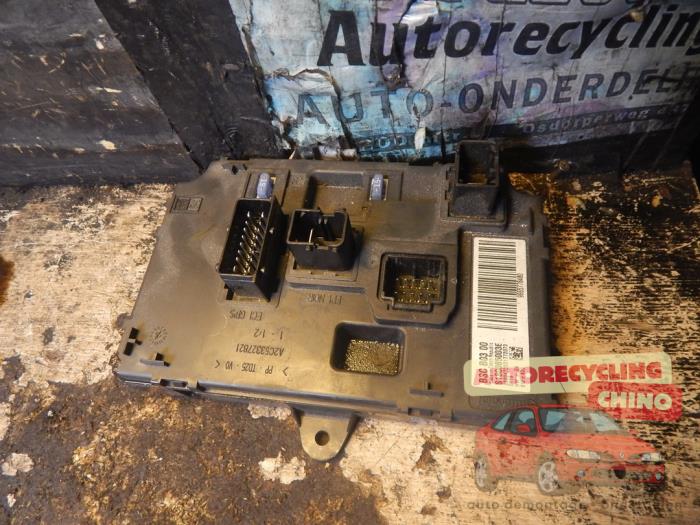 Gebruikte Bodycontrol Module Peugeot 207/207+ (WA/WC/WM) 1.6 16V VTi Prijs € 40,00 Margeregeling aangeboden door Autorecycling Chino B.V.