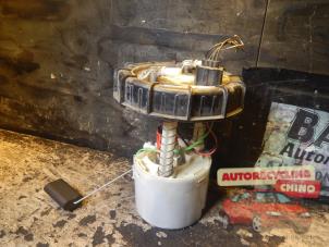 Gebruikte Benzinepomp Ford Fusion 1.6 16V Prijs € 35,00 Margeregeling aangeboden door Autorecycling Chino B.V.