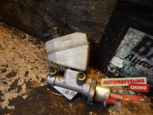 Gebruikte Hoofdremcilinder Renault Clio II (BB/CB) 1.4 16V Prijs € 35,00 Margeregeling aangeboden door Autorecycling Chino B.V.