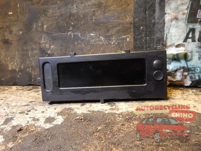 Gebruikte Display Interieur Renault Clio III (BR/CR) 1.5 dCi FAP Prijs € 35,00 Margeregeling aangeboden door Autorecycling Chino B.V.