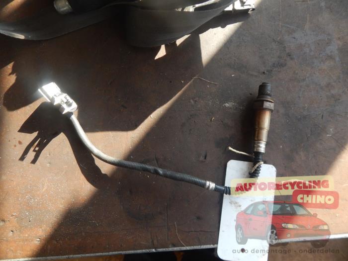 Gebruikte Lambda Sonde Renault Clio III (BR/CR) 1.2 16V Tce Prijs € 24,99 Margeregeling aangeboden door Autorecycling Chino B.V.