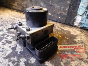 Gebruikte ABS Pomp Ford Fiesta 5 (JD/JH) 1.4 TDCi Prijs € 100,00 Margeregeling aangeboden door Autorecycling Chino B.V.