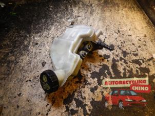 Gebruikte Hoofdremcilinder Ford Fiesta 5 (JD/JH) 1.3 Prijs € 25,00 Margeregeling aangeboden door Autorecycling Chino B.V.