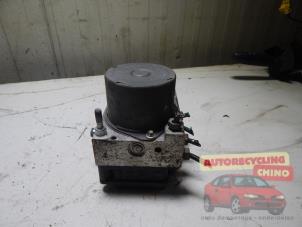 ABS Pomp van een Renault Twingo (C06) 1.2 16V 2007