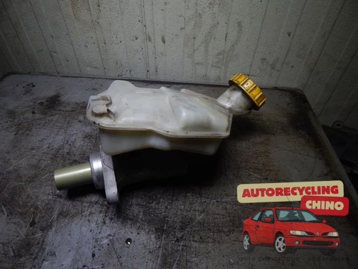 Gebruikte Hoofdremcilinder Ford Fusion 1.4 16V Prijs € 30,00 Margeregeling aangeboden door Autorecycling Chino B.V.