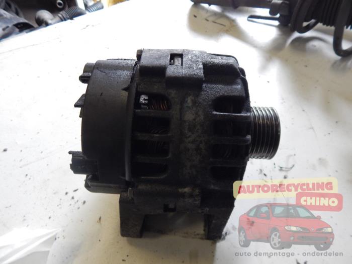 Gebruikte Dynamo Renault Laguna II (BG) 2.0 16V Prijs € 35,00 Margeregeling aangeboden door Autorecycling Chino B.V.