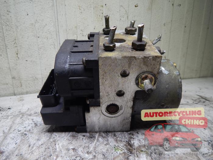 Gebruikte ABS Pomp Fiat Punto Cabriolet (176C) 85 1.2 MPi 16V Prijs € 70,00 Margeregeling aangeboden door Autorecycling Chino B.V.