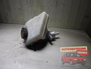 Gebruikte Hoofdremcilinder Opel Corsa C (F08/68) 1.2 16V Twin Port Prijs € 25,00 Margeregeling aangeboden door Autorecycling Chino B.V.