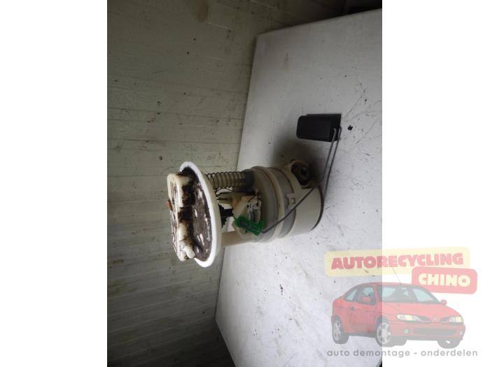 Gebruikte Benzinepomp Renault Twingo (C06) 1.2 Prijs € 30,00 Margeregeling aangeboden door Autorecycling Chino B.V.