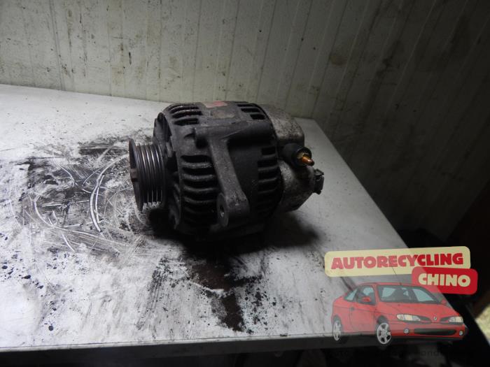 Gebruikte Dynamo Suzuki Baleno (GC/GD) 1.6 16V Prijs € 35,00 Margeregeling aangeboden door Autorecycling Chino B.V.