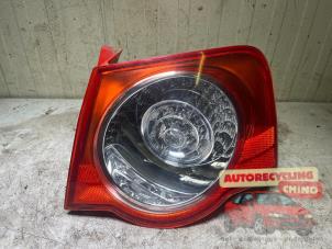 Gebruikte Achterlicht rechts Volkswagen Passat (3C2) 2.0 FSI 16V Prijs € 40,00 Margeregeling aangeboden door Autorecycling Chino B.V.