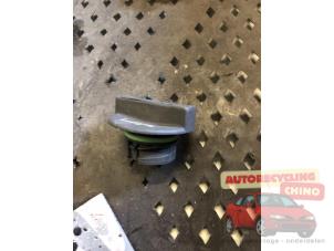 Gebruikte Oliedop Ford Ka I 1.3i Prijs € 10,00 Margeregeling aangeboden door Autorecycling Chino B.V.