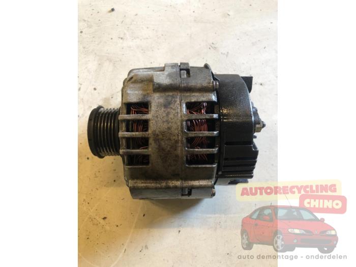 Gebruikte Dynamo Renault Laguna II (BG) 1.8 16V Prijs € 50,00 Margeregeling aangeboden door Autorecycling Chino B.V.