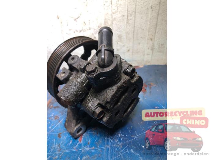 Gebruikte Pomp Servo Honda CR-V (RD5/6/7/8) 2.0i 16V VTEC Prijs € 50,00 Margeregeling aangeboden door Autorecycling Chino B.V.