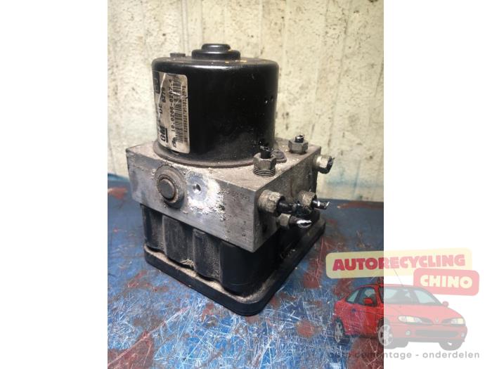 Gebruikte ABS Pomp Opel Zafira (M75) 1.7 CDTi 16V Prijs € 80,00 Margeregeling aangeboden door Autorecycling Chino B.V.