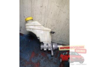 Gebruikte Hoofdremcilinder Fiat Grande Punto (199) 1.4 16V Prijs € 35,00 Margeregeling aangeboden door Autorecycling Chino B.V.