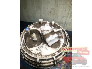 Gebruikte Benzinepomp Fiat Grande Punto (199) 1.4 16V Prijs € 45,00 Margeregeling aangeboden door Autorecycling Chino B.V.