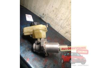 Gebruikte Hoofdremcilinder Landrover Freelander Hard Top 2.5 V-6 Prijs € 25,00 Margeregeling aangeboden door Autorecycling Chino B.V.