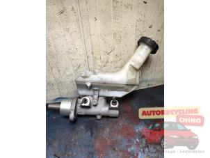 Gebruikte Hoofdremcilinder Nissan Note (E11) 1.4 16V Prijs € 35,00 Margeregeling aangeboden door Autorecycling Chino B.V.