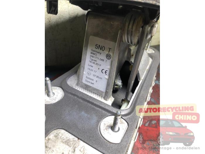 Gebruikte Schakelkabel Versnellingsbak Audi Q3 (8UB/8UG) 2.0 TDI 16V 120 Prijs € 75,00 Margeregeling aangeboden door Autorecycling Chino B.V.