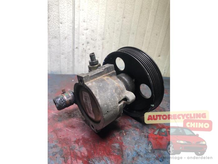 Gebruikte Servopomp Renault Megane (BA) 1.6 16V Prijs € 40,00 Margeregeling aangeboden door Autorecycling Chino B.V.