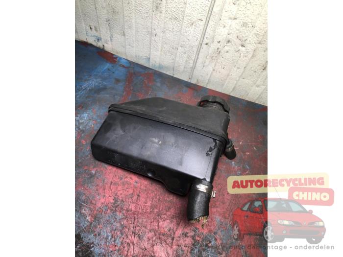Gebruikte Servo Oliereservoir Volvo S80 (TR/TS) 2.4 SE 20V 170 Prijs € 25,00 Margeregeling aangeboden door Autorecycling Chino B.V.