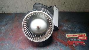 Gebruikte Chaufage Ventilatiemotor Fiat Grande Punto (199) 1.4 16V Prijs € 35,00 Margeregeling aangeboden door Autorecycling Chino B.V.