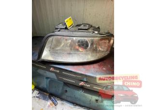 Gebruikte Linker Koplamp Audi A6 (C5) 2.5 TDI V6 24V Prijs € 100,00 Margeregeling aangeboden door Autorecycling Chino B.V.