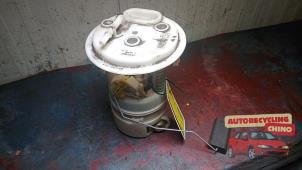 Gebruikte Benzinepomp Peugeot 407 (6D) 2.2 16V Prijs € 50,00 Margeregeling aangeboden door Autorecycling Chino B.V.