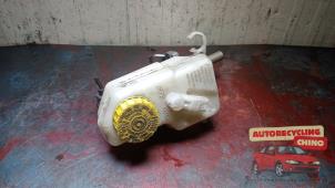 Gebruikte Hoofdremcilinder Volkswagen Polo IV (9N1/2/3) 1.2 12V Prijs € 25,00 Margeregeling aangeboden door Autorecycling Chino B.V.