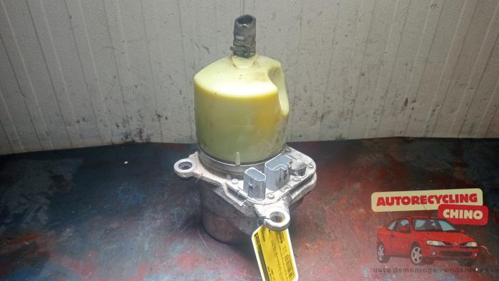 Gebruikte Pomp Servo Volvo V50 (MW) 2.0 D 16V Prijs € 80,00 Margeregeling aangeboden door Autorecycling Chino B.V.