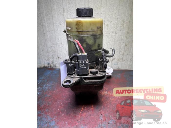 Gebruikte Pomp Servo Ford Focus 2 Wagon 1.8 16V Prijs € 75,00 Margeregeling aangeboden door Autorecycling Chino B.V.