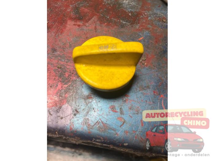 Gebruikte Oliedop Renault Twingo (C06) 1.2 Prijs € 10,00 Margeregeling aangeboden door Autorecycling Chino B.V.
