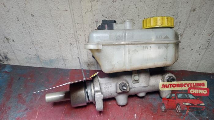 Gebruikte Hoofdremcilinder Seat Ibiza III (6L1) 1.4 16V 100 Prijs € 35,00 Margeregeling aangeboden door Autorecycling Chino B.V.