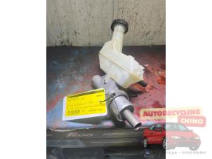 Gebruikte Hoofdremcilinder Renault Modus/Grand Modus (JP) 1.2 16V TCE 100 Prijs € 35,00 Margeregeling aangeboden door Autorecycling Chino B.V.