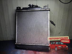 Gebruikte Radiateur Suzuki Swift (SF310/413) 1.0i Prijs € 60,00 Margeregeling aangeboden door Autorecycling Chino B.V.