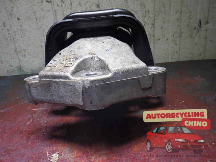 Motorsteun van een Citroën C4 Berline (NC) 1.4 16V VTi 2011