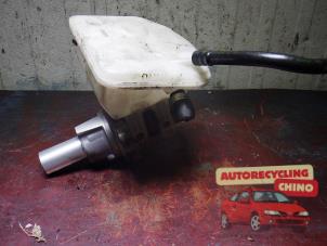 Gebruikte Hoofdremcilinder Citroen C4 Berline (NC) 1.4 16V VTi Prijs € 25,00 Margeregeling aangeboden door Autorecycling Chino B.V.