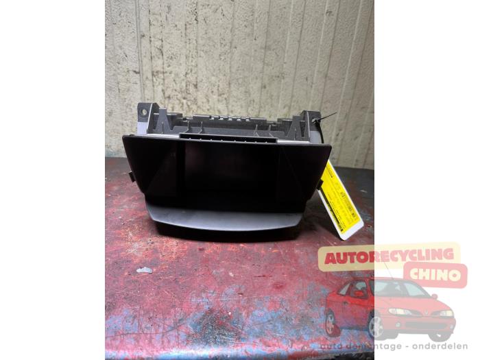 Gebruikte Display Interieur Opel Zafira (M75) 1.9 CDTI Prijs € 35,00 Margeregeling aangeboden door Autorecycling Chino B.V.