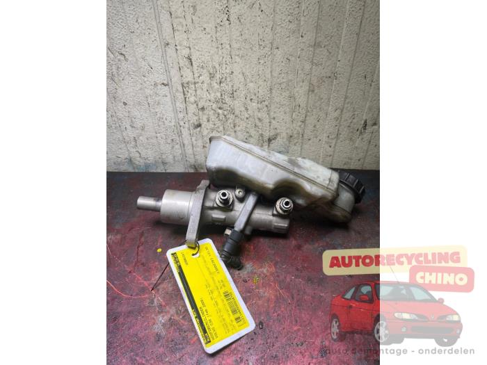 Gebruikte Hoofdremcilinder Volvo C30 (EK/MK) 1.6 D 16V Prijs € 25,00 Margeregeling aangeboden door Autorecycling Chino B.V.