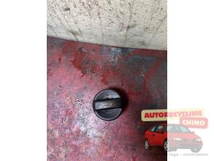 Gebruikte Oliedop Volvo C30 (EK/MK) 1.6 D 16V Prijs € 10,00 Margeregeling aangeboden door Autorecycling Chino B.V.