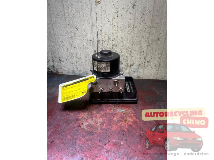 Gebruikte ABS Pomp Mercedes C Combi (S203) 2.0 C-200K 16V Prijs € 60,00 Margeregeling aangeboden door Autorecycling Chino B.V.