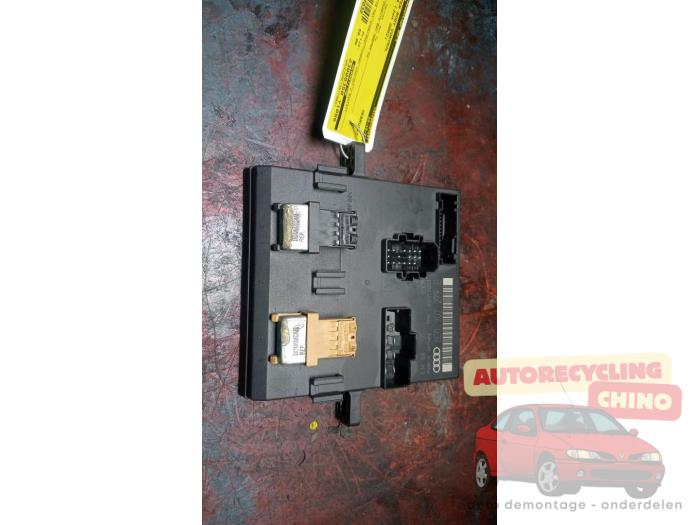 Gebruikte Computer Body Control Audi A4 Avant (B6) 2.0 20V Prijs € 50,00 Margeregeling aangeboden door Autorecycling Chino B.V.