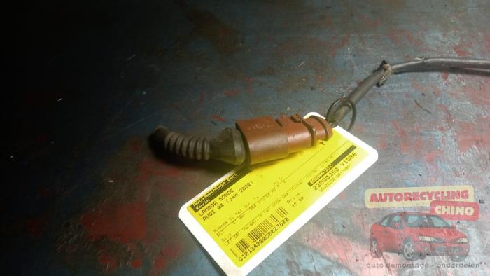 Lambda Sonde van een Audi A4 Avant (B6) 2.0 20V 2002