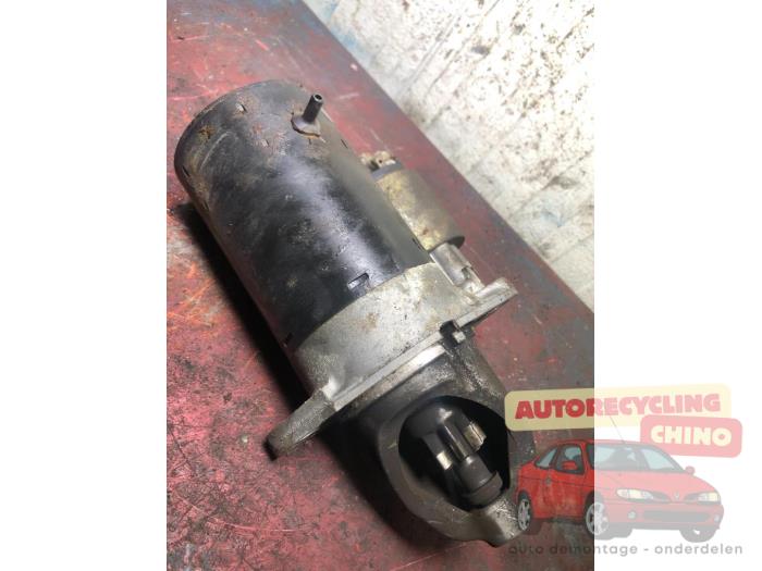 Startmotor van een Nissan Micra (K11) 1.3 LX,SLX 16V 2000