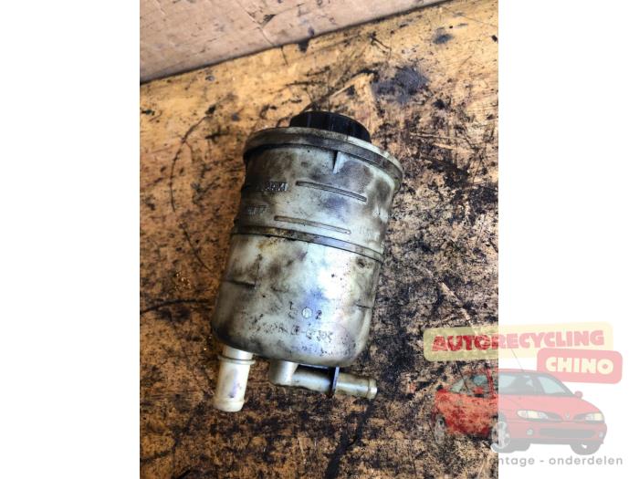 Gebruikte Servo Oliereservoir Peugeot Expert (G9) 1.6 HDi 90 Prijs € 25,00 Margeregeling aangeboden door Autorecycling Chino B.V.