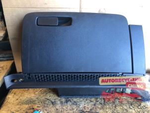 Gebruikte Dashboard klep Audi A1 (8X1/8XK) 1.4 TFSI 16V 125 Prijs € 50,00 Margeregeling aangeboden door Autorecycling Chino B.V.