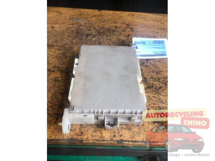 Gebruikte Computer Diversen Toyota iQ 1.0 12V VVT-i Prijs € 75,00 Margeregeling aangeboden door Autorecycling Chino B.V.