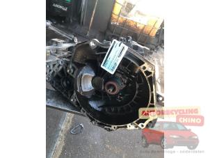 Gebruikte Versnellingsbak Opel Astra G Caravan (F35) 1.8 16V Prijs € 200,00 Margeregeling aangeboden door Autorecycling Chino B.V.